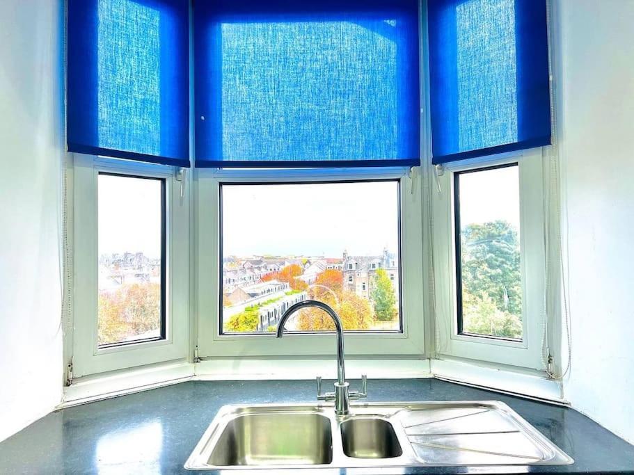 Crown House Two Bedroom Apartment Aberdeen Eksteriør bilde