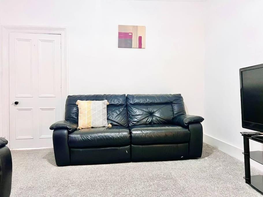 Crown House Two Bedroom Apartment Aberdeen Eksteriør bilde